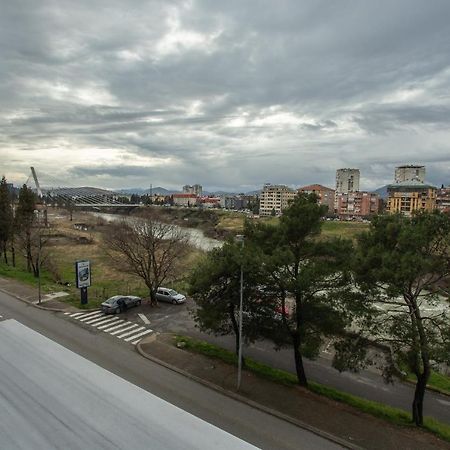 Lina - Pg, Moraca River Apartment ポドゴリツァ エクステリア 写真