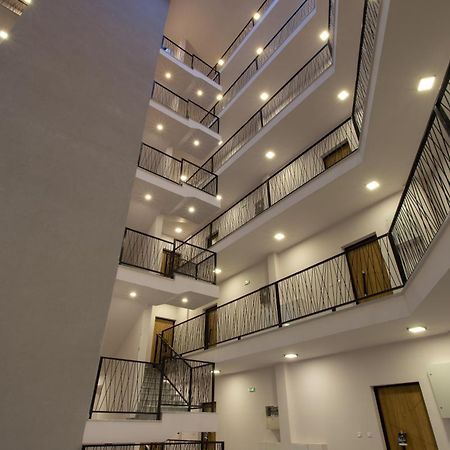 Lina - Pg, Moraca River Apartment ポドゴリツァ エクステリア 写真