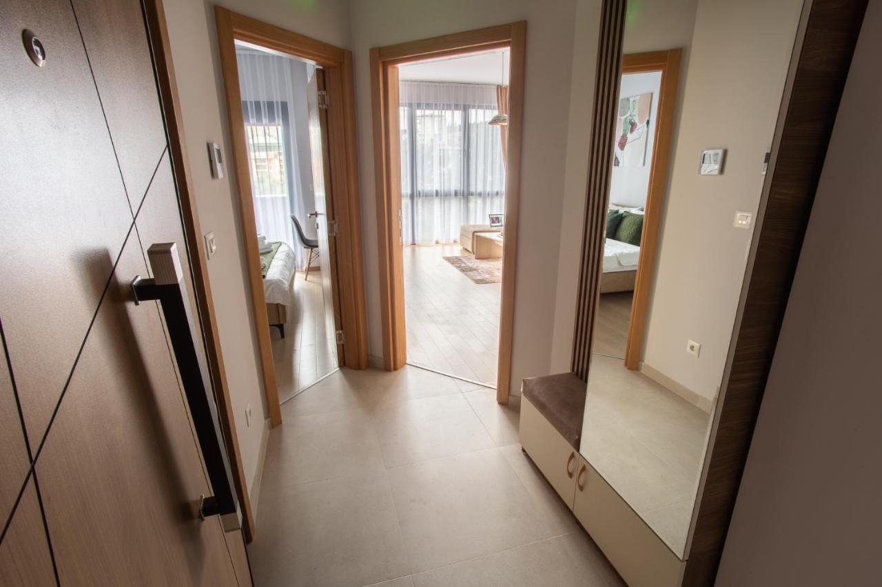 Lina - Pg, Moraca River Apartment ポドゴリツァ エクステリア 写真