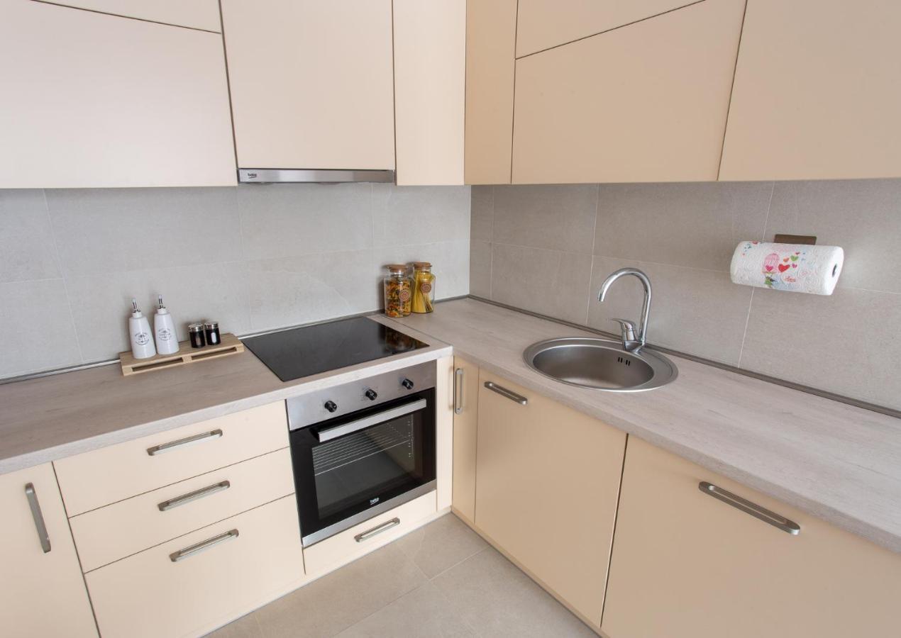 Lina - Pg, Moraca River Apartment ポドゴリツァ エクステリア 写真