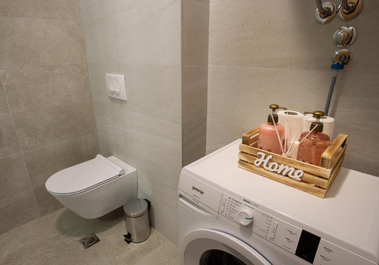 Lina - Pg, Moraca River Apartment ポドゴリツァ エクステリア 写真